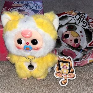 Cat and Dogs 4.0 Yellow and White Plush Cat Bag Charm